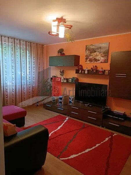 Brancoveanu, Izvorul Rece, vanzare apartament 4 camere decomandat.